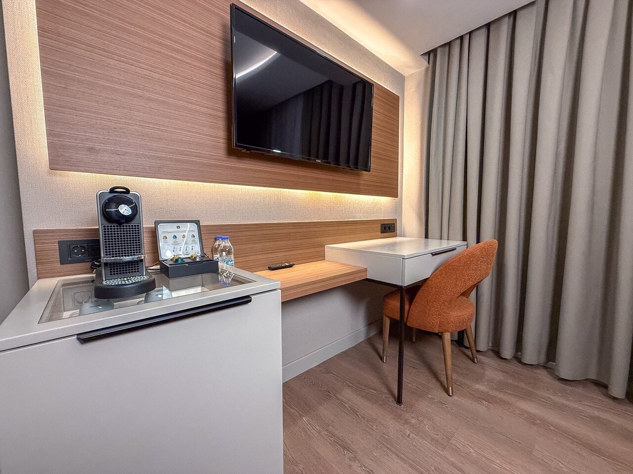 Junior Corner Suite