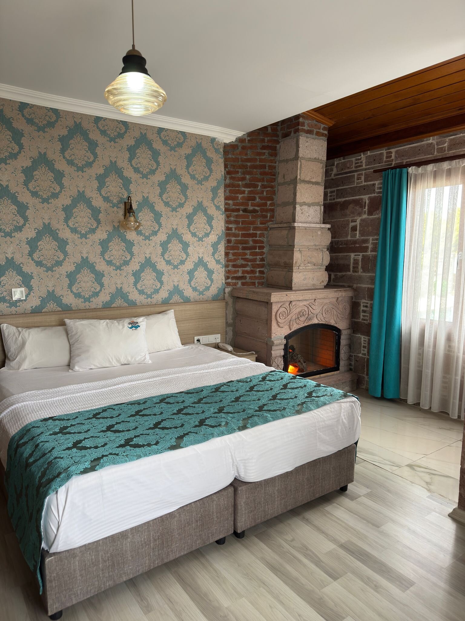 Bahçe Deniz Manzaralı Oda