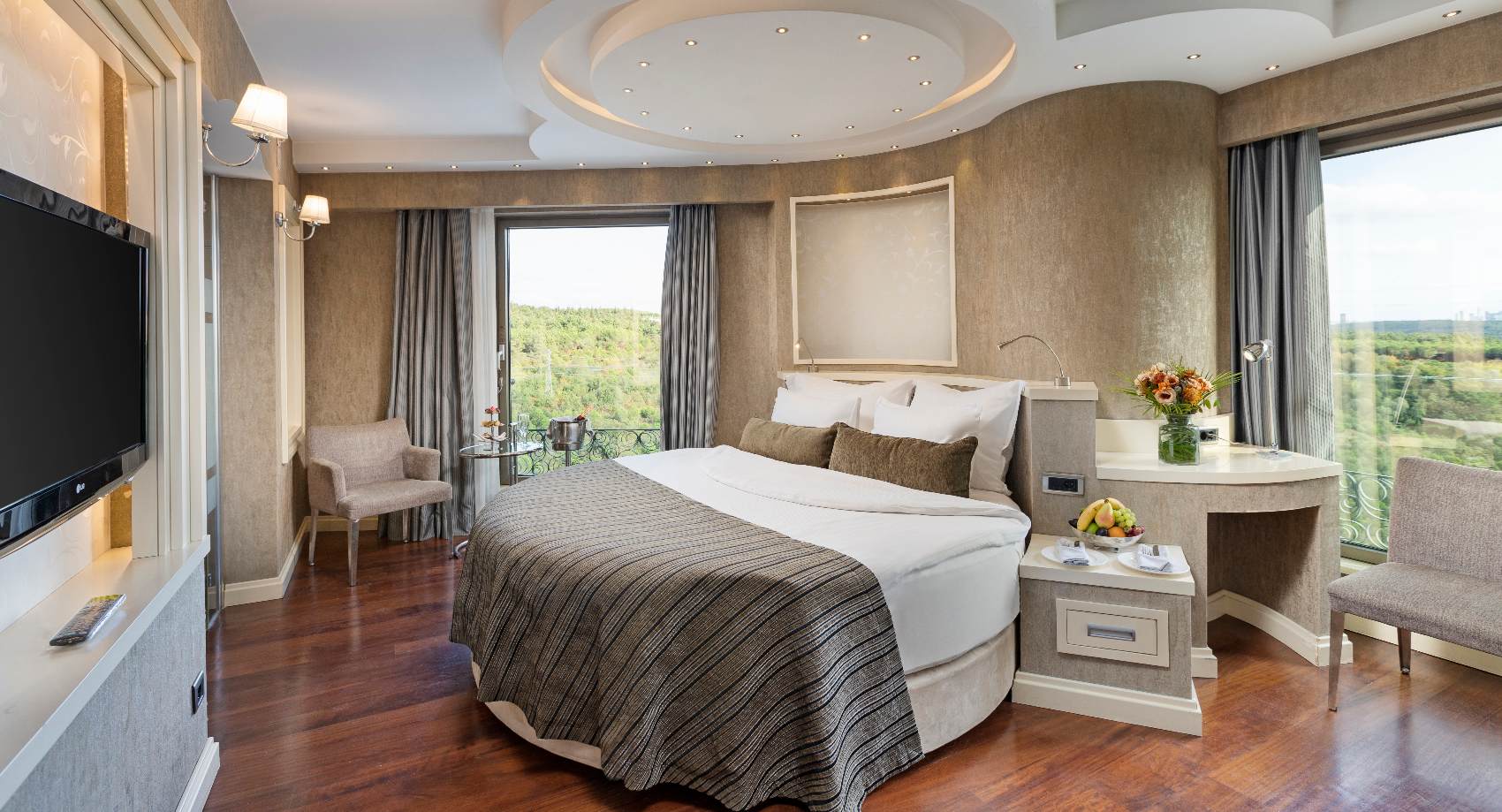 Limak Eurasia Luxury Hotel Circle Room