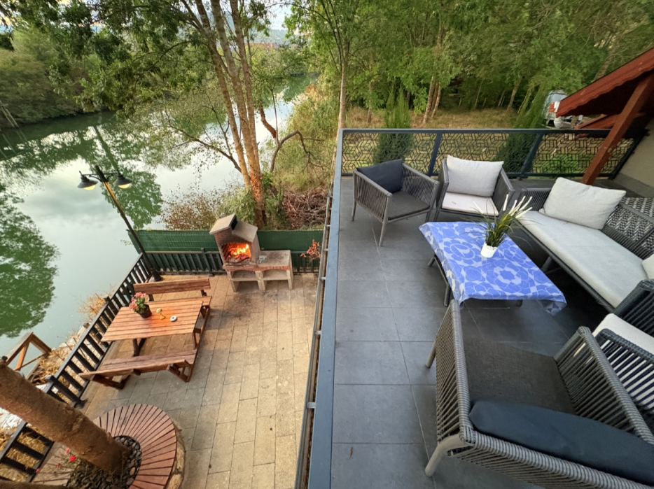 Antik River House