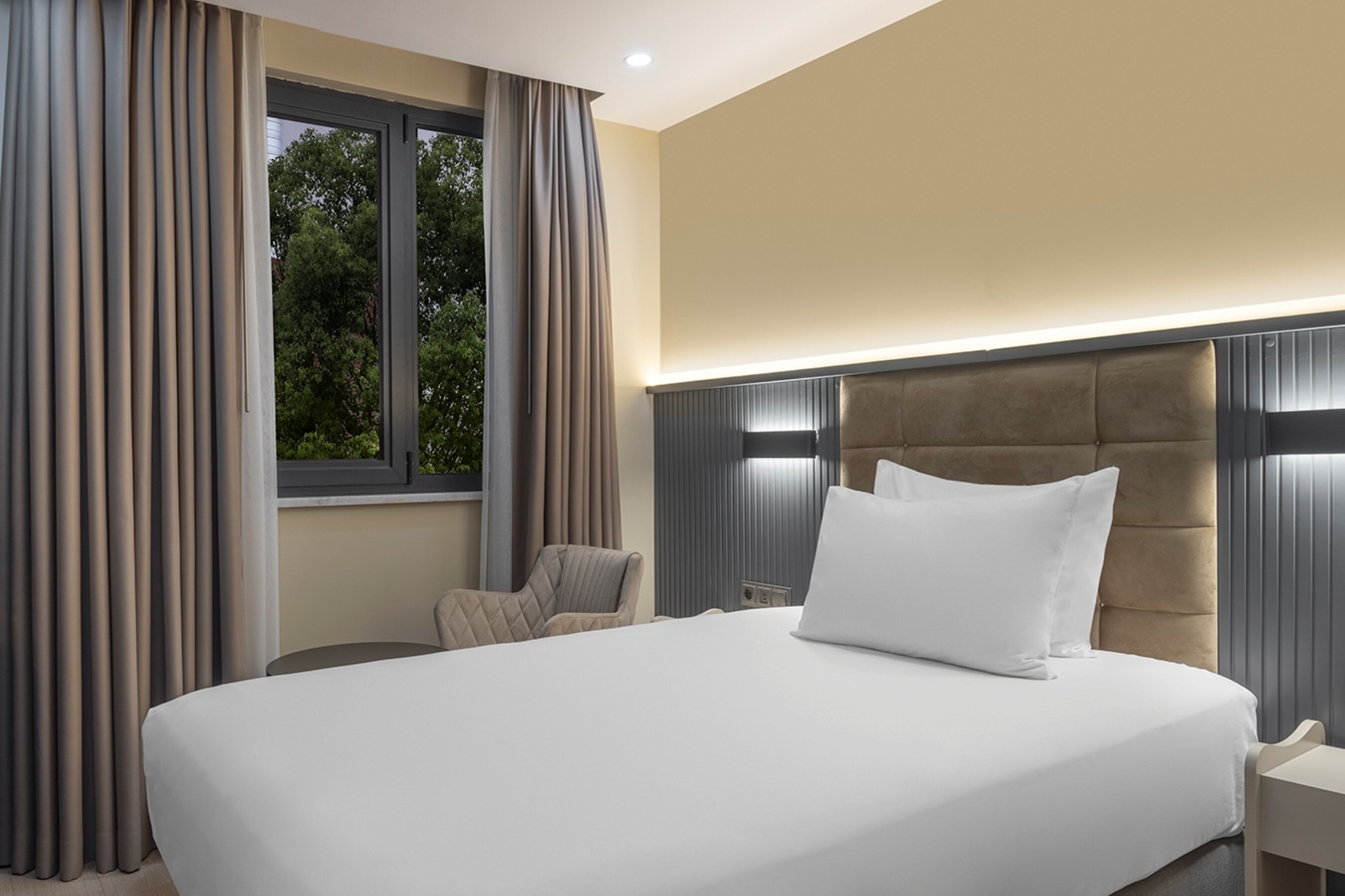 1 Single Standard Room