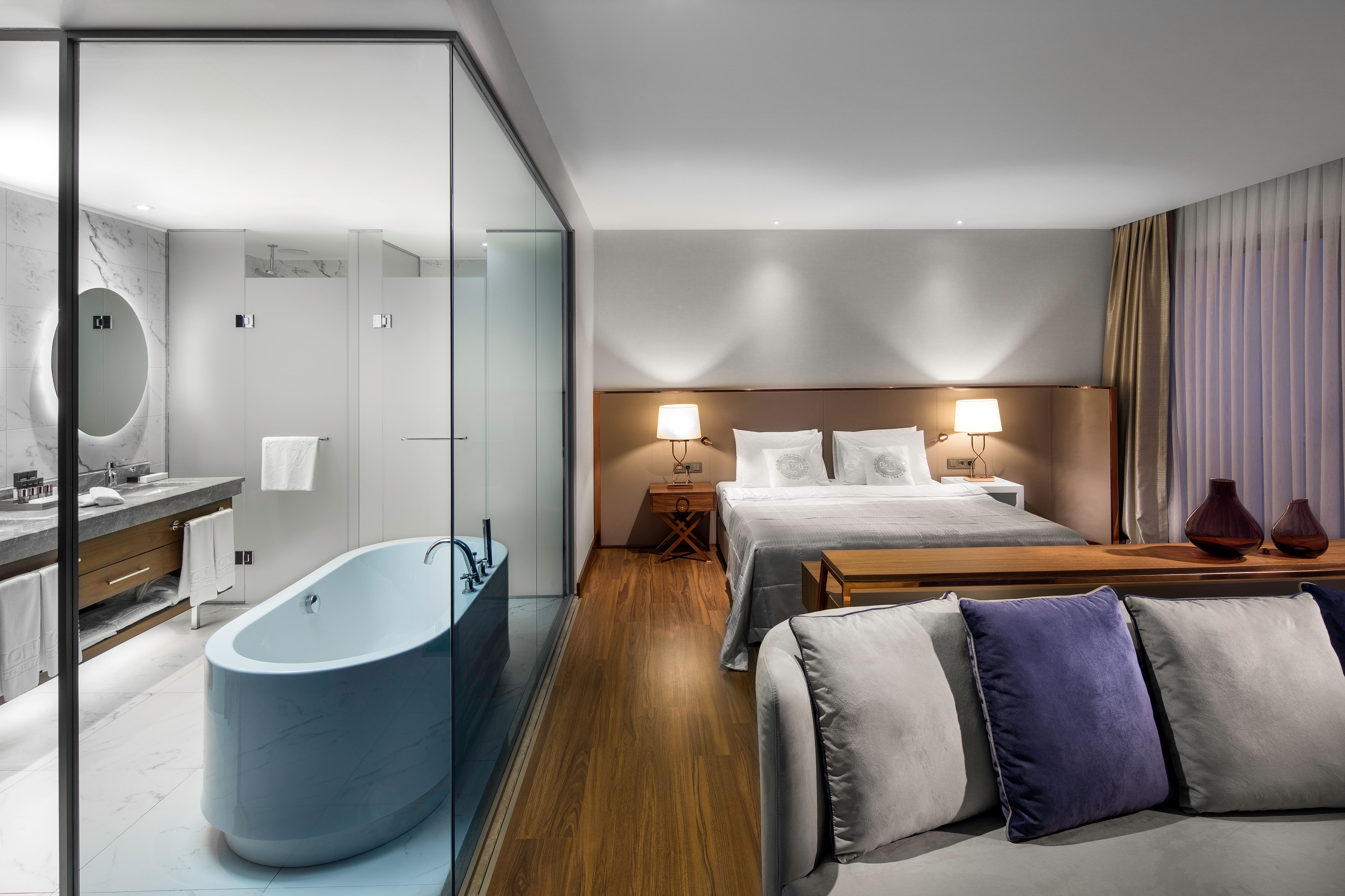 Lionel Hotel · 17