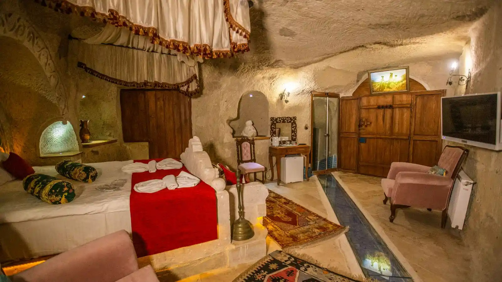 Cave Suite Room