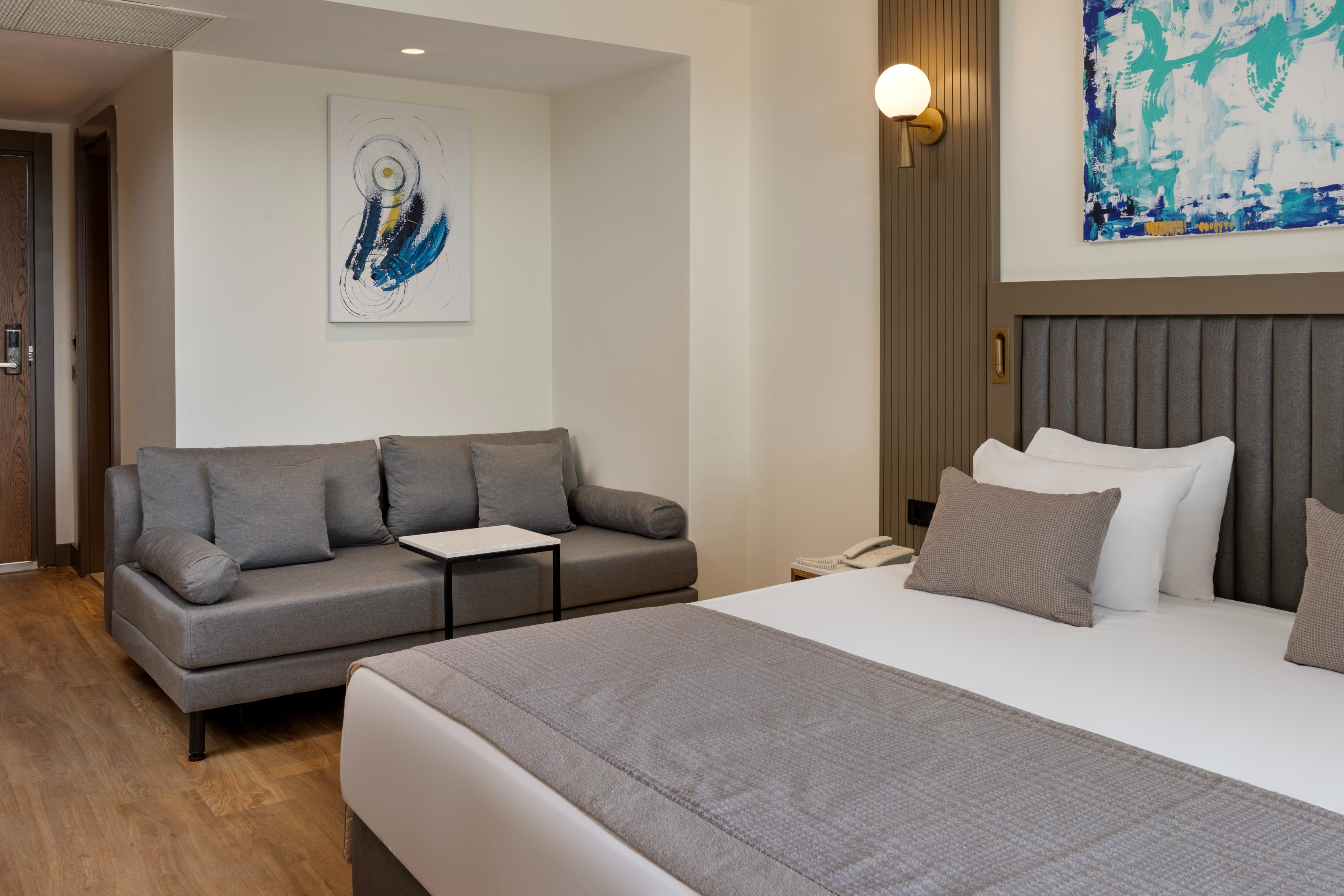 Superior Room, Partial Sea View