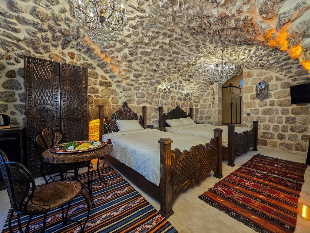 Vezir Konağı · 80