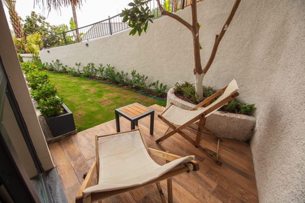 Family Room with Garden