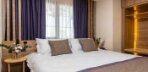 Balkonlu Double Superior Room - Kara Manzaralı Görseli