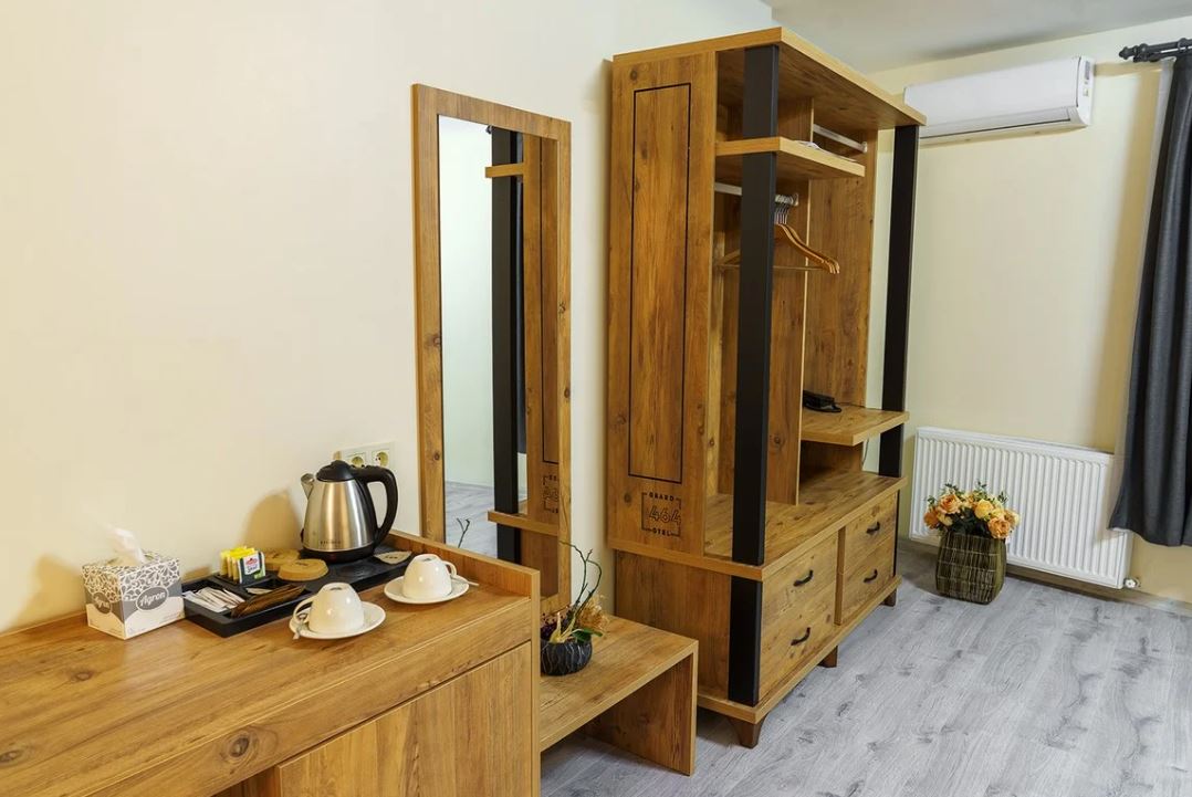 Standard Room (Kitchen)