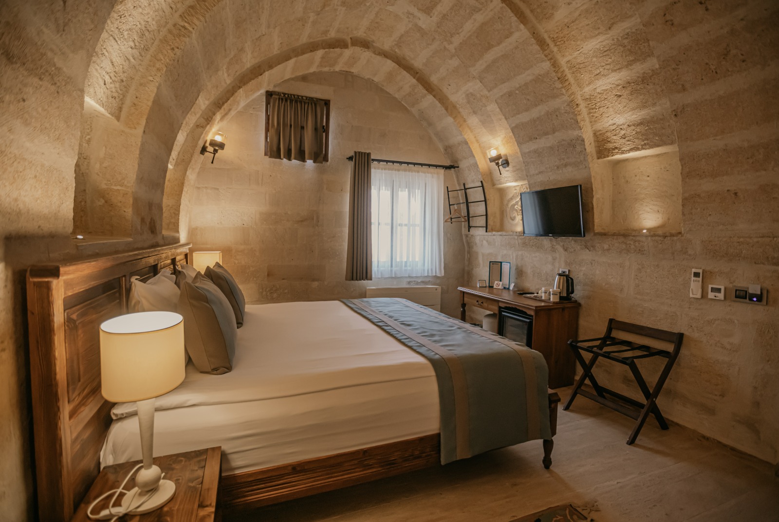 Misty Cave Hotel