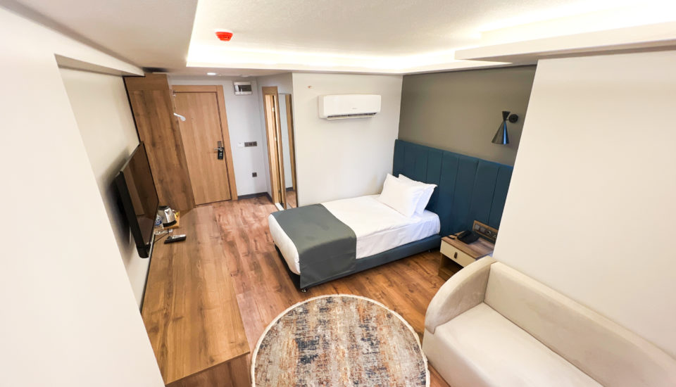 Single Room (1 Person)