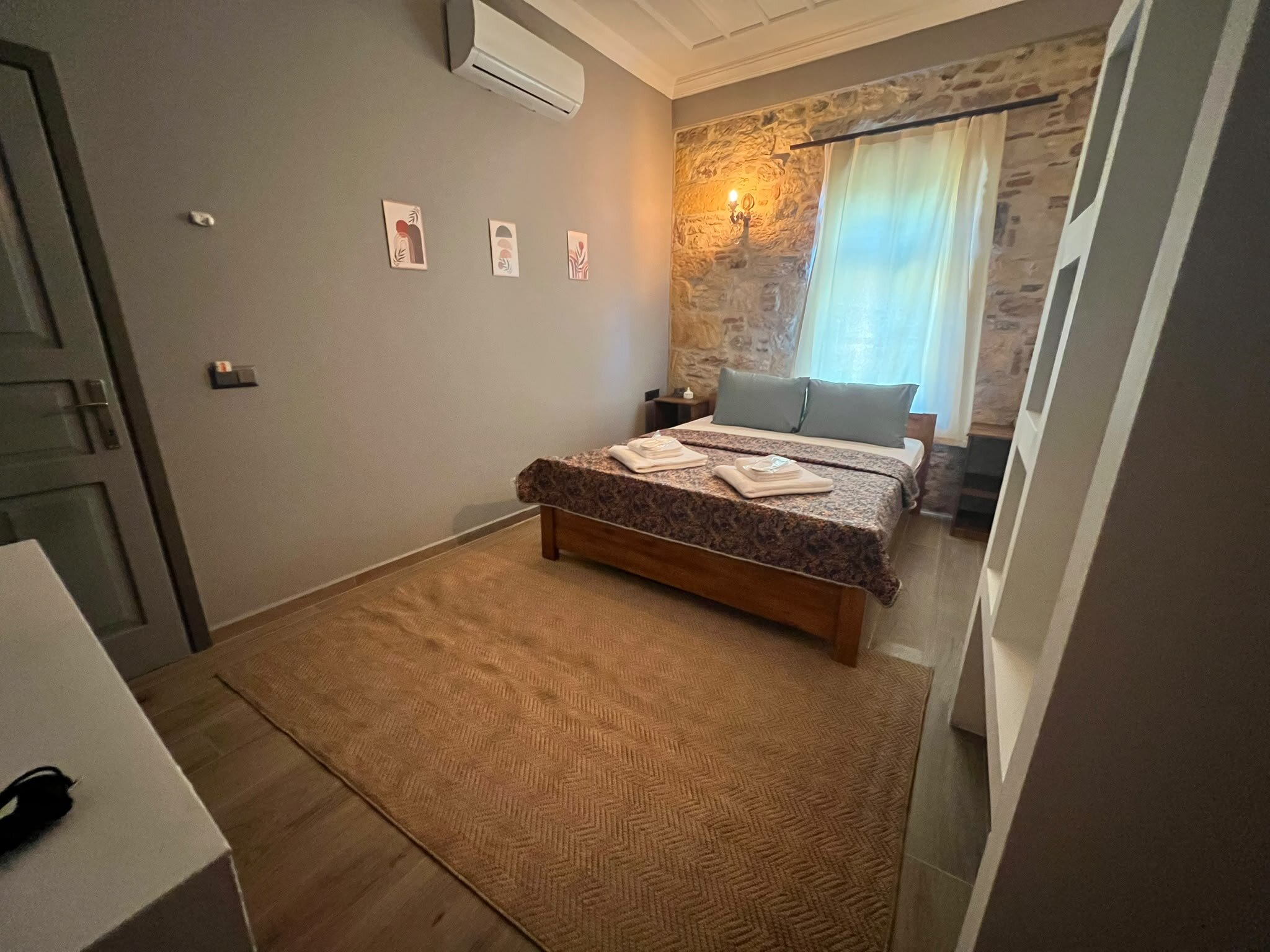 Arcadia Cunda · 6