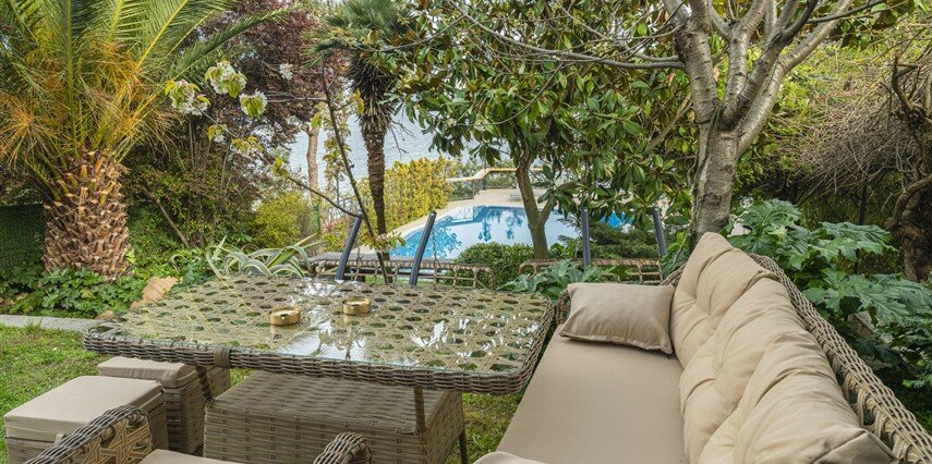 Neandros Deluxe Deniz Manzaralı Bahçeli Oda