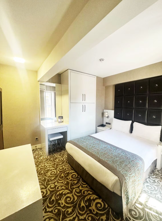Taksim Line Hotel · 8