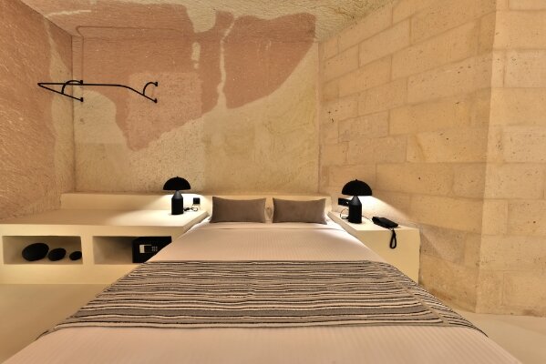 Simurg Cave House