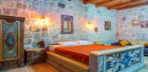 101 Deluxe Stone Honeymoon Room (jacuzzi) Görseli