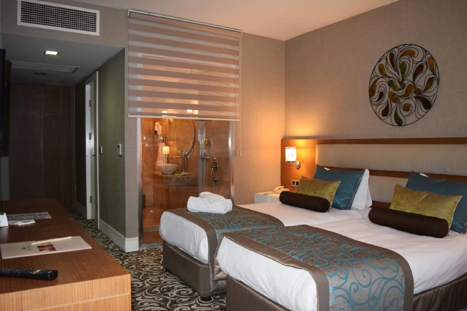 Taksim Line Hotel · 7