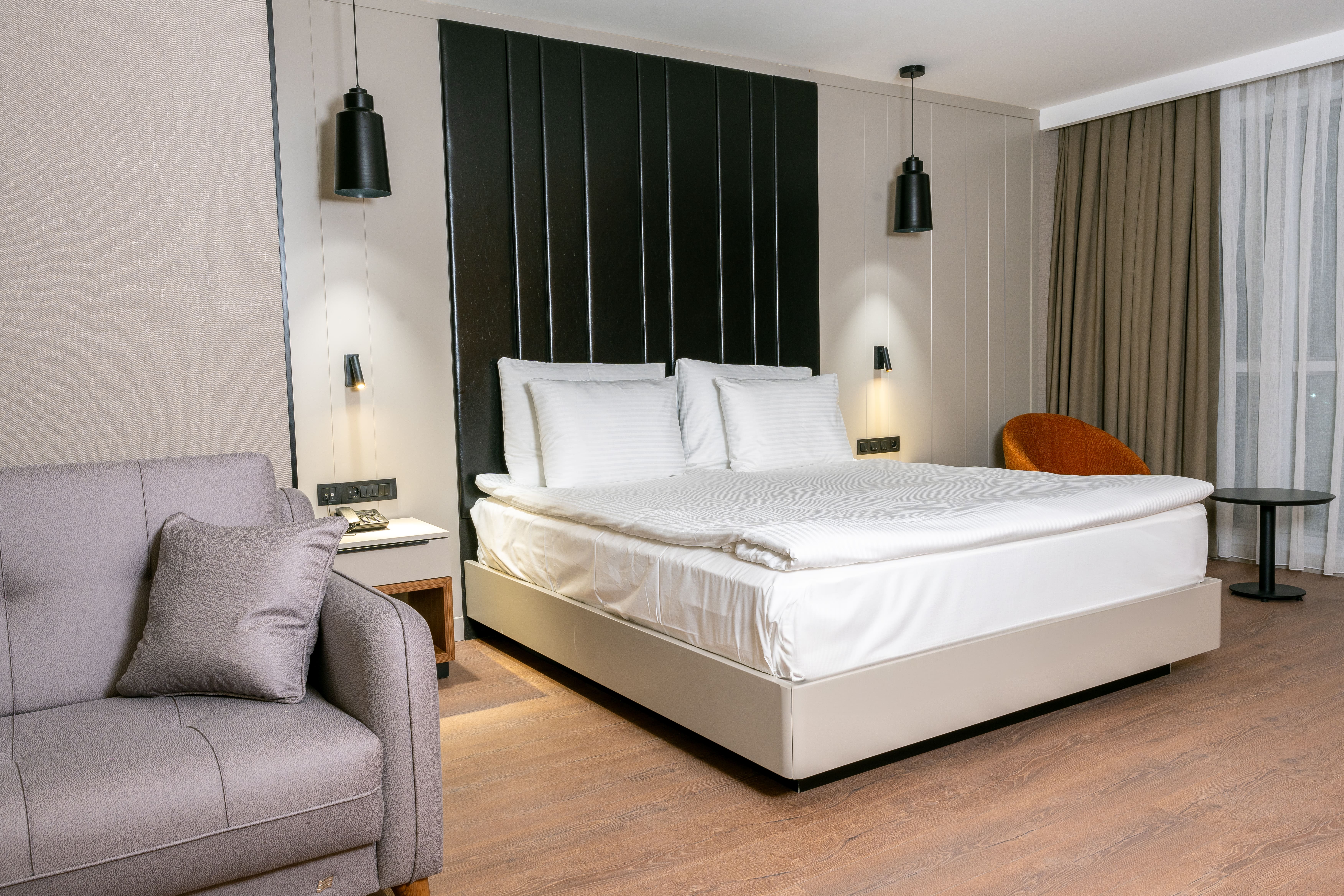 Corner Suite Room (Jacuzzi)