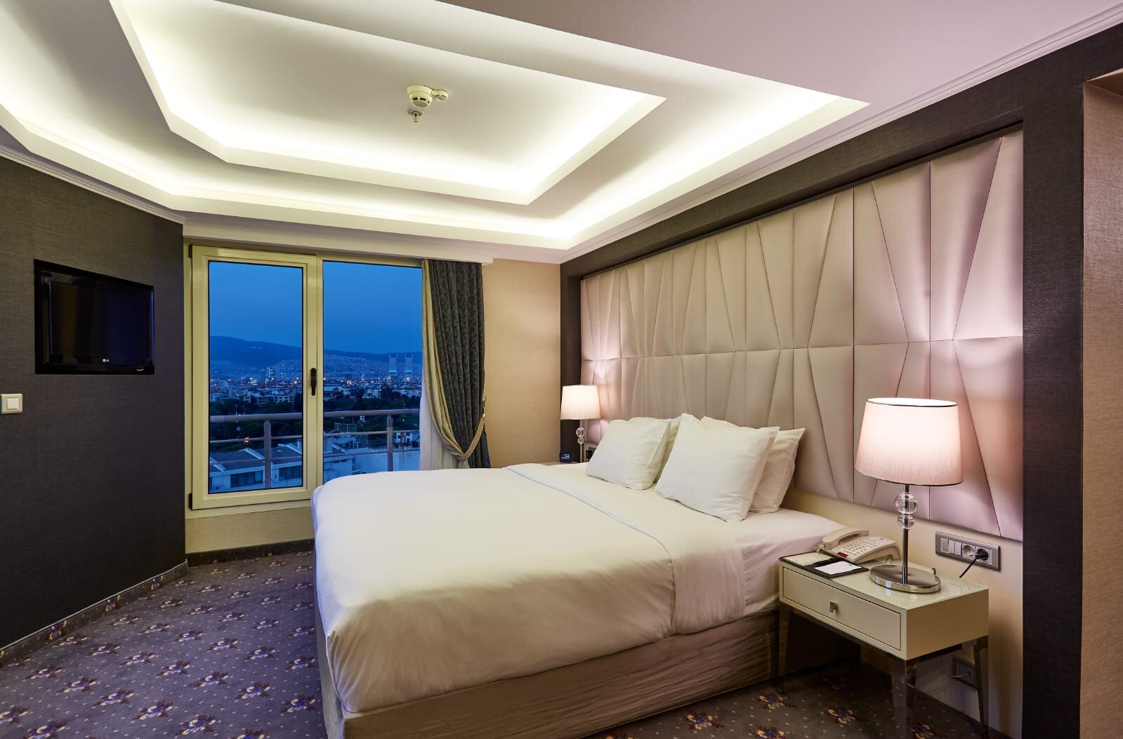 Double Tree by Hilton İzmir-Alsancak Hotel