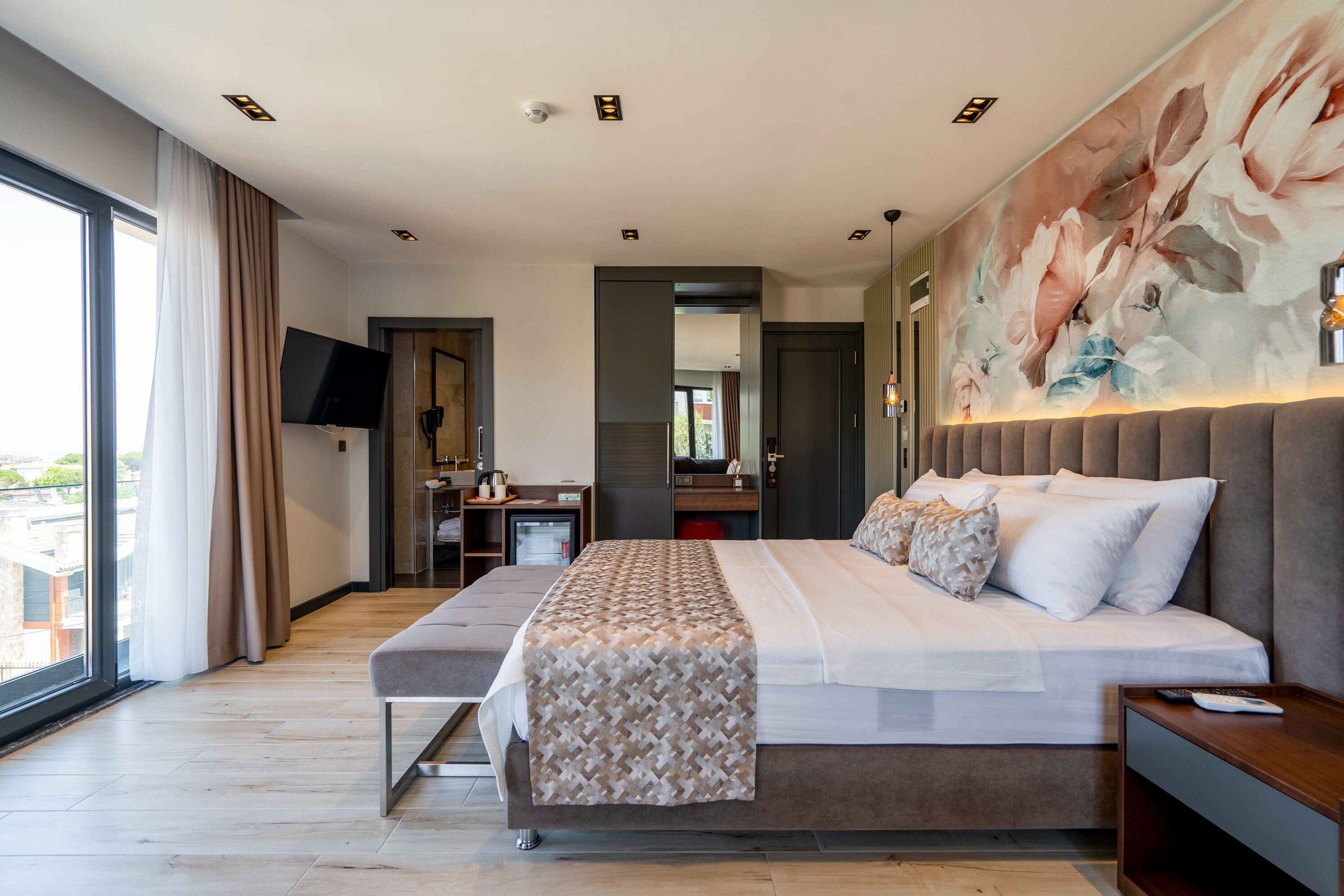 La Miel Suites