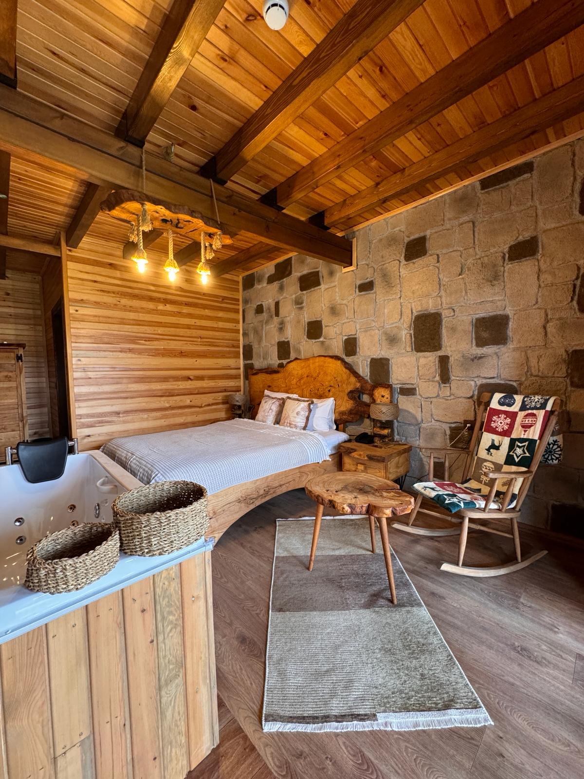 Bahçe Katı Jakuzili Oda