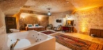 Deluxe Cave Oda (Jakuzili) Görseli