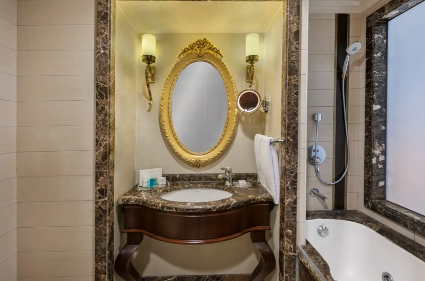 Elite World İstanbul Taksim · 4