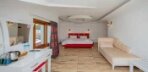 Honeymoon Suite with Jacuzzi and Terrace Görseli