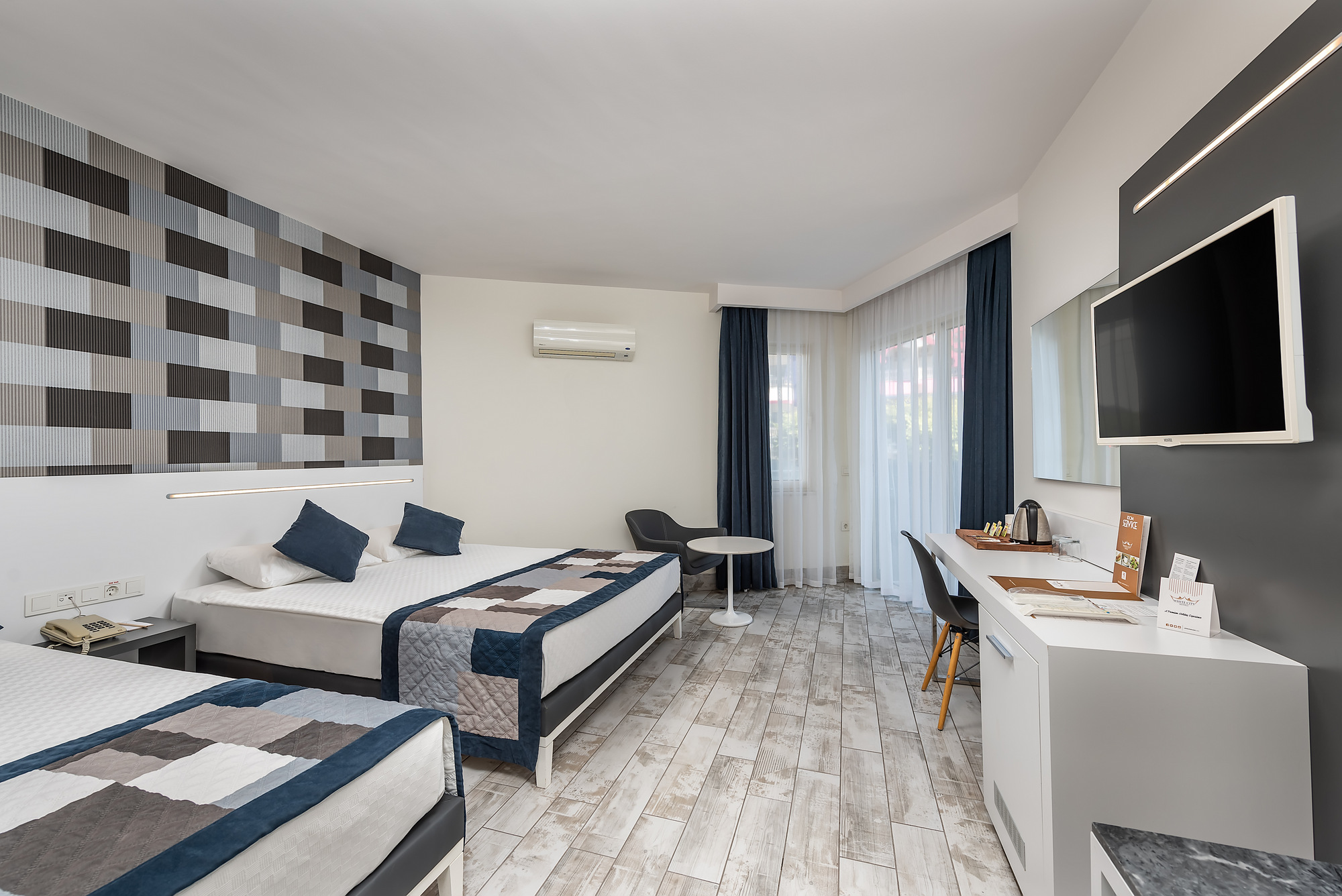 White City Beach Hotel (+16)