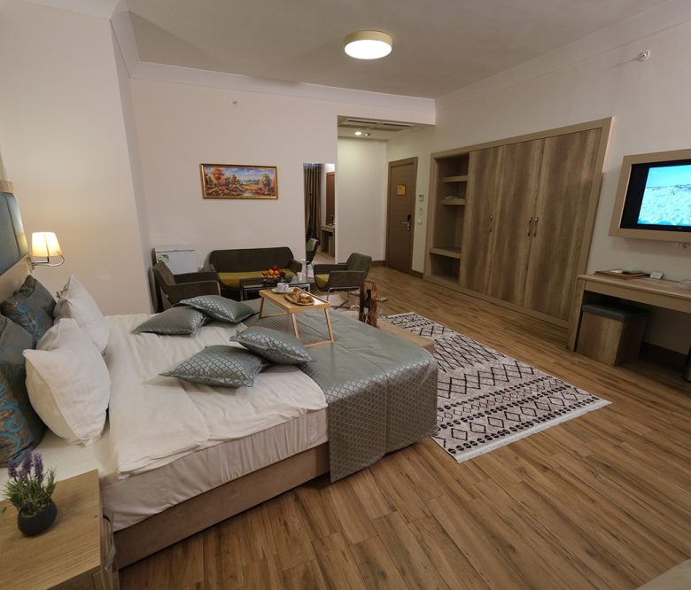 Deluxe Connected Room (3 Person)