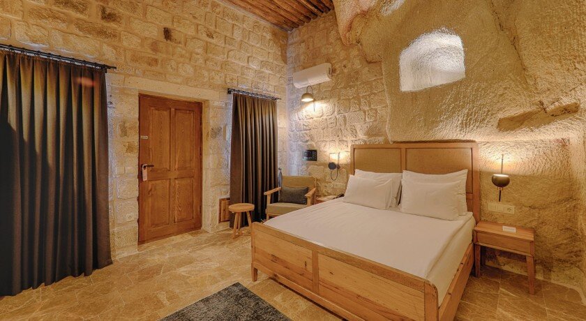 Solem Cave Suites