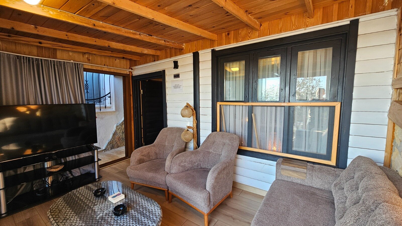 1+1 Jakuzili Bungalov
