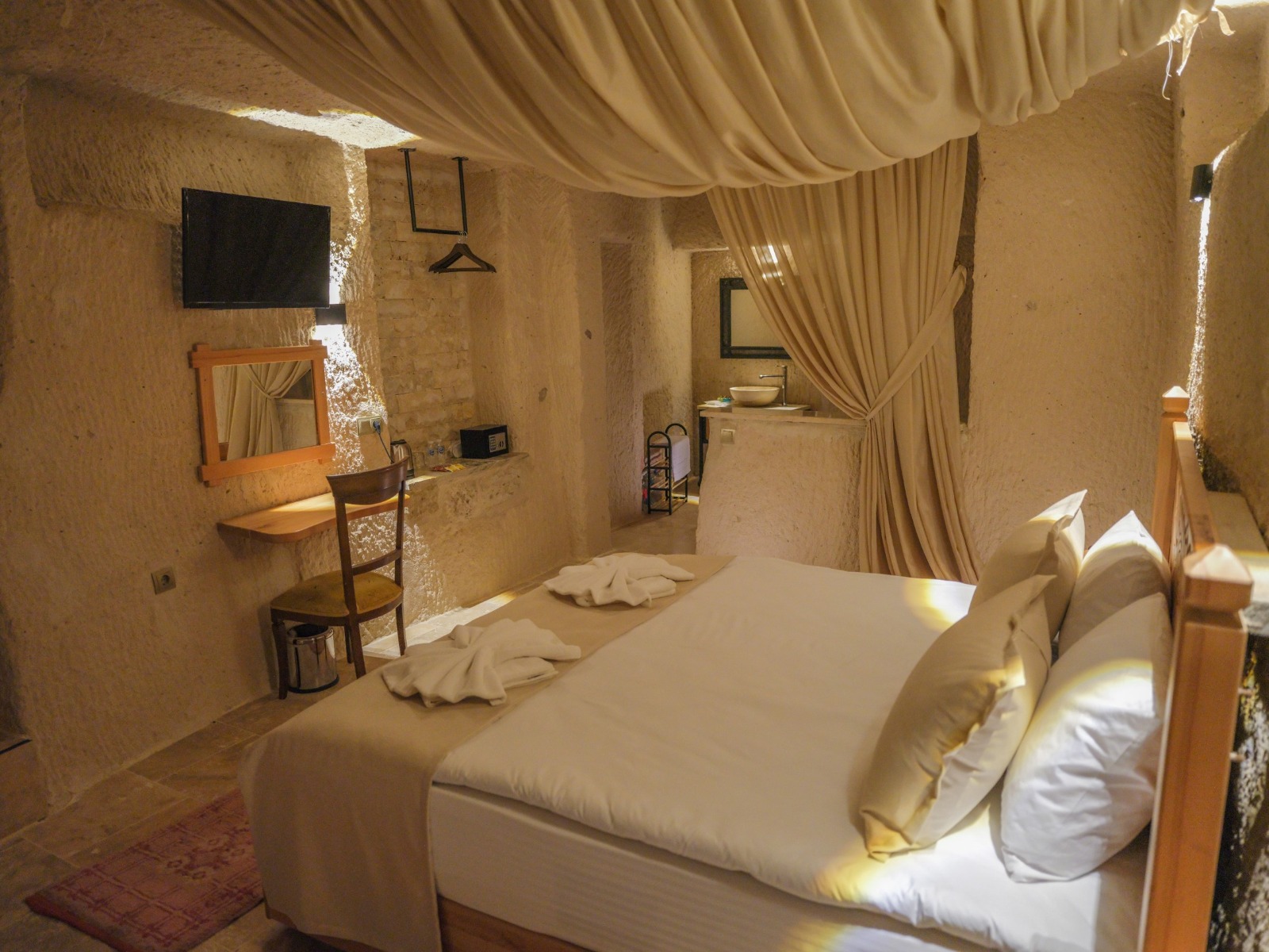 Memories Cave House