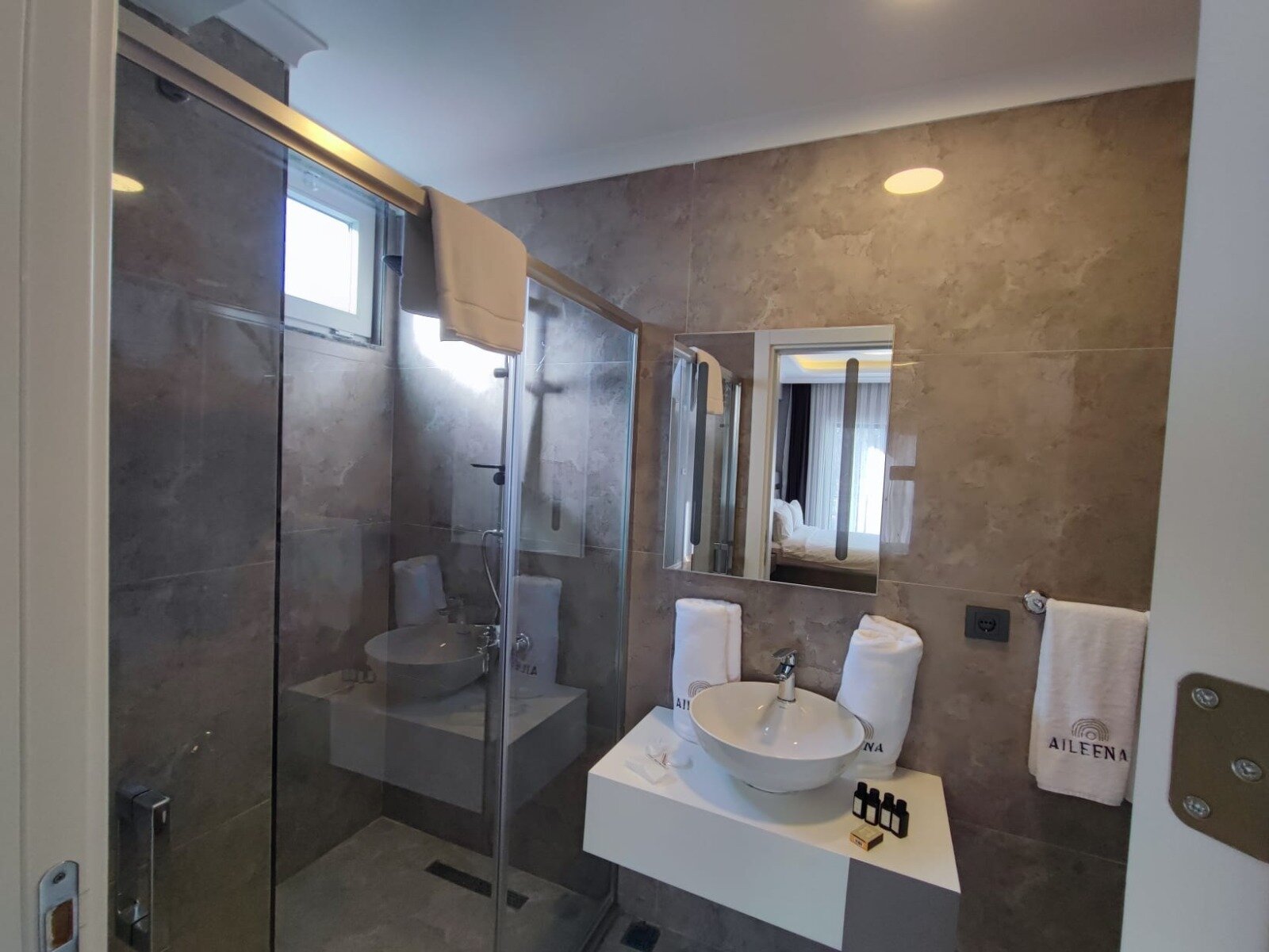 Aileena Hotel & Villas