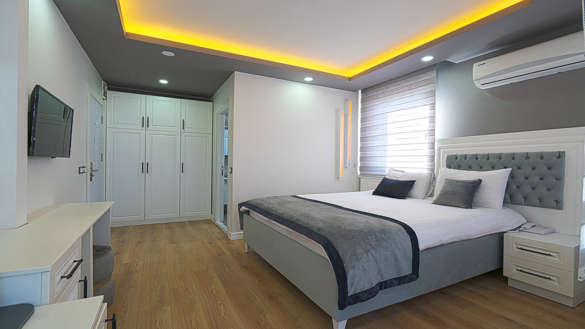 Mira Hotel