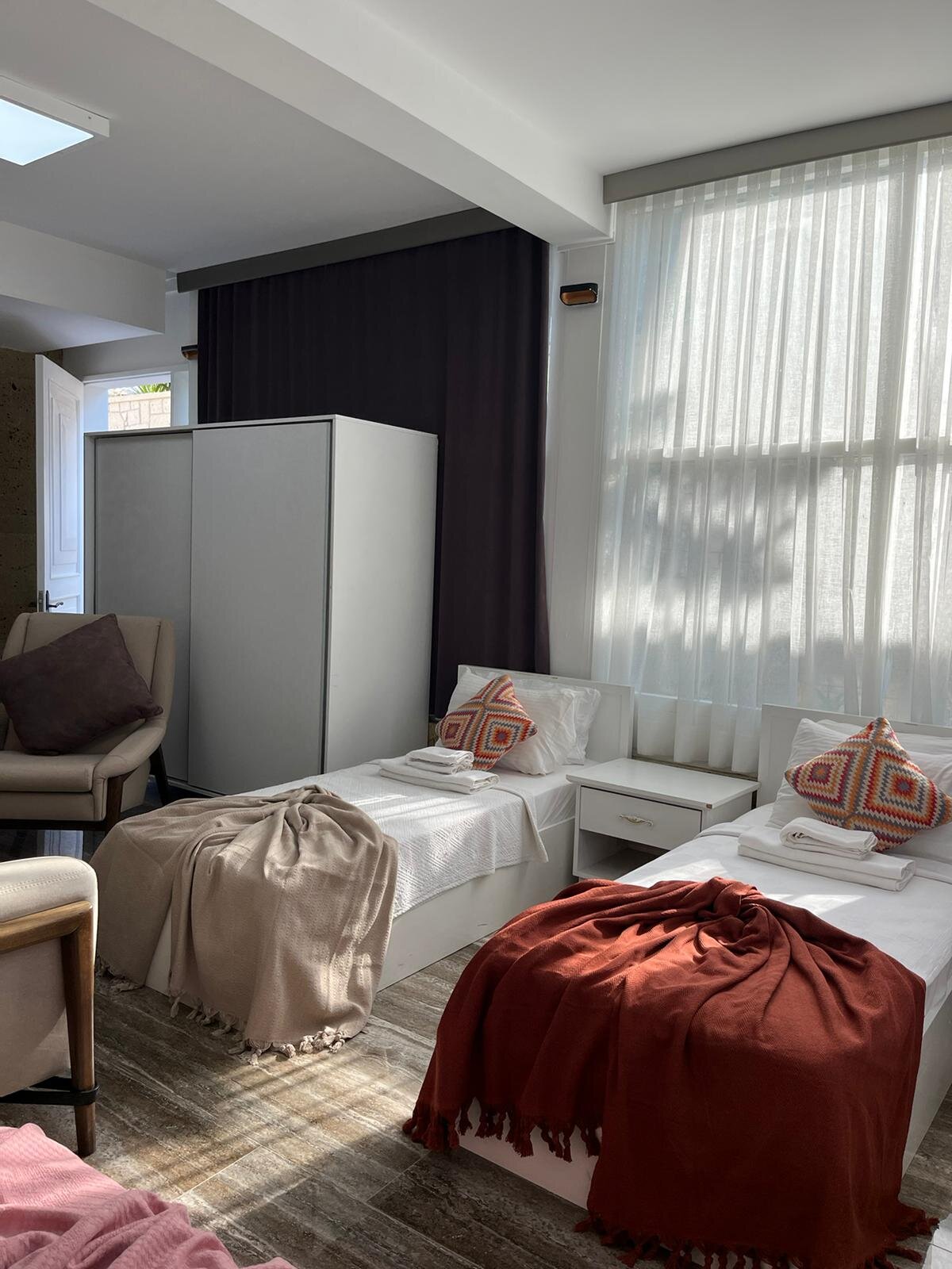 Aile Suite