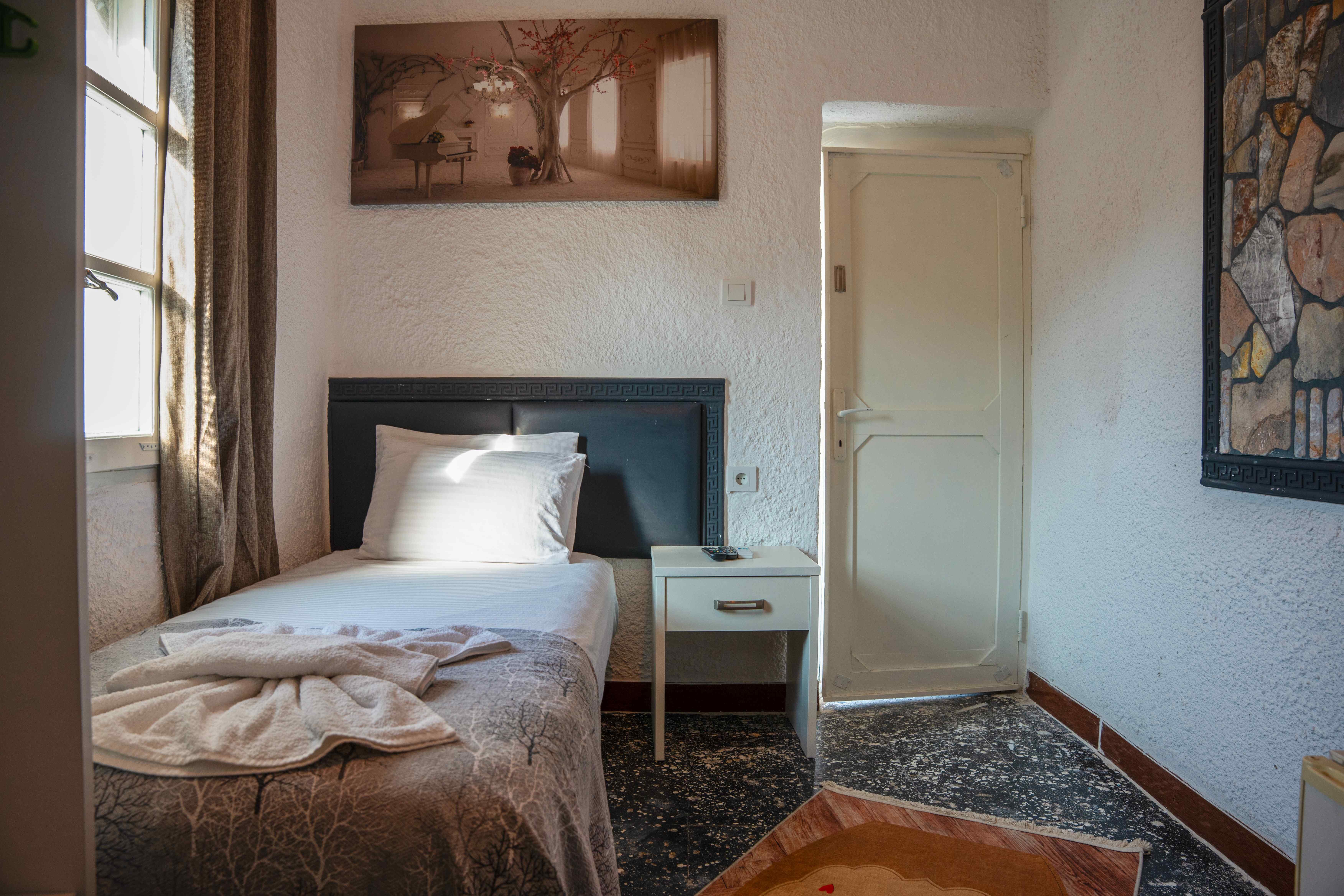 Single Room (1 Person)
