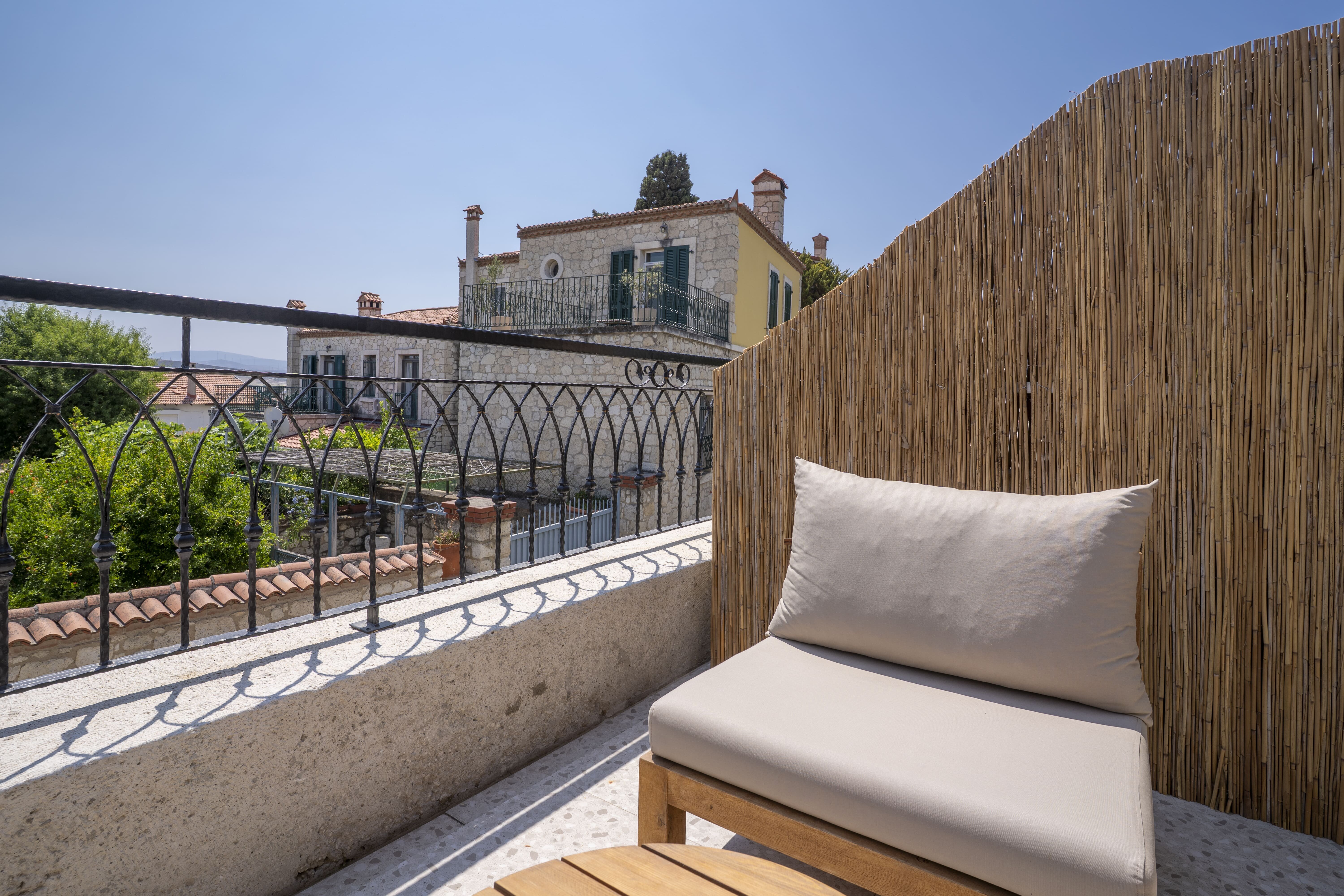 Naro Suites 2