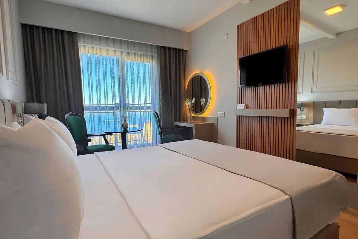 Deluxe French Room Sea View