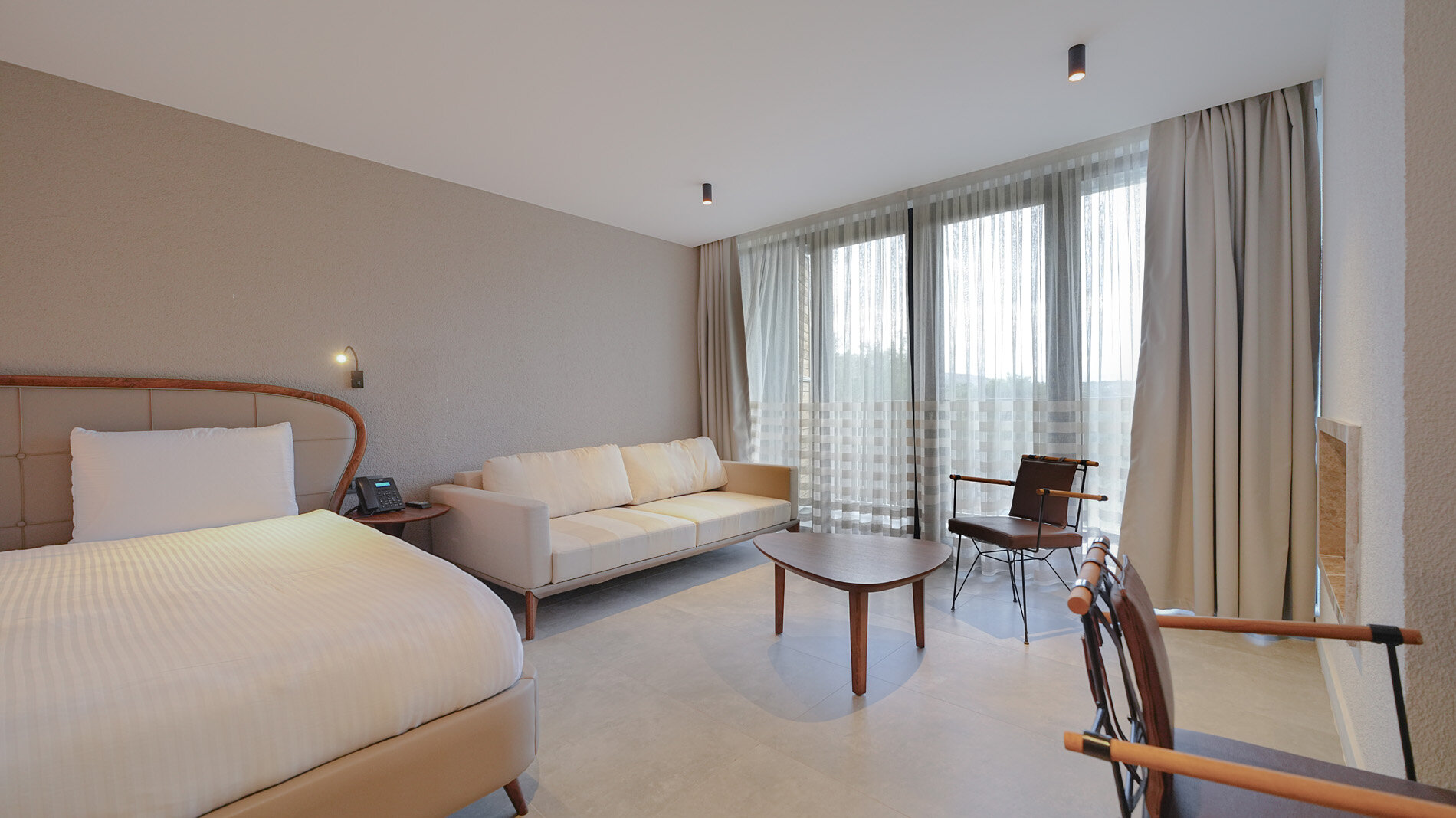 Deluxe King Room