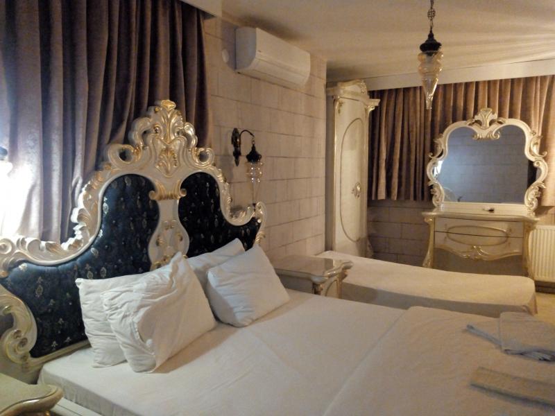 Stone Hill Hotel