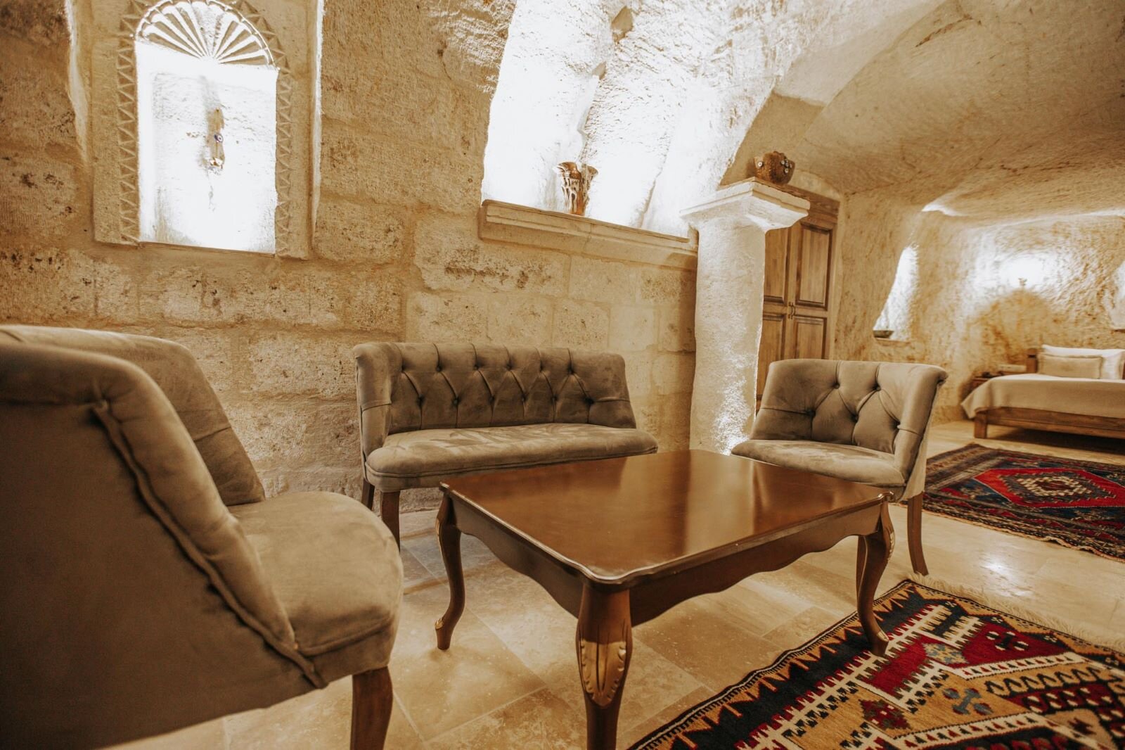 King Cave Room