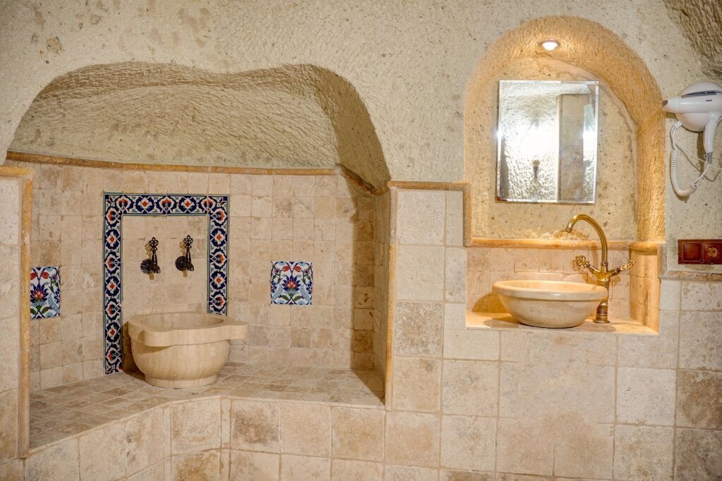 104 Çömçeli King Cave Room