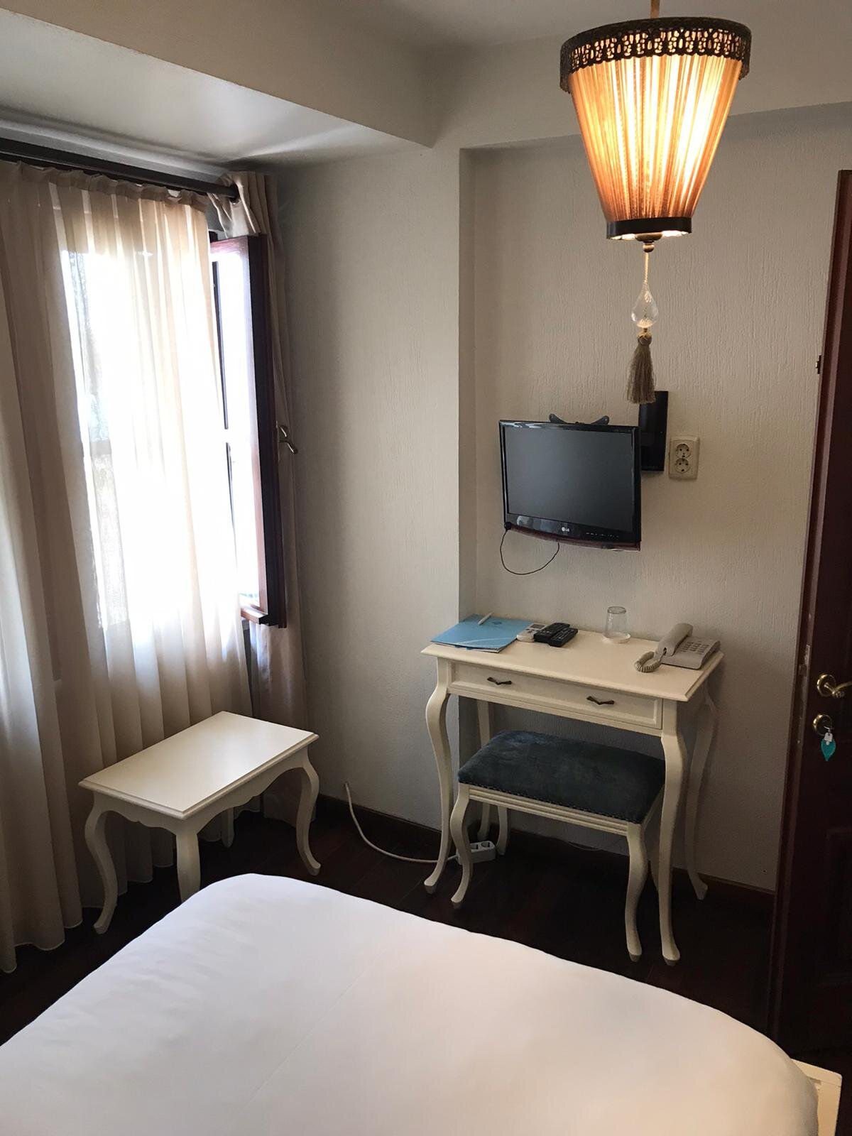 Single Büyük Yataklı Oda