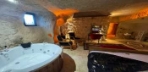 King Cave Suite with Jacuzzi and View Görseli