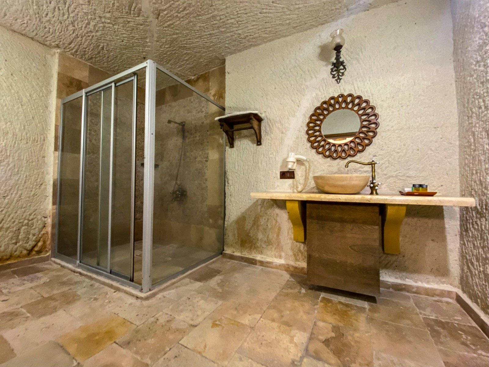 Milagre Cave Hotel