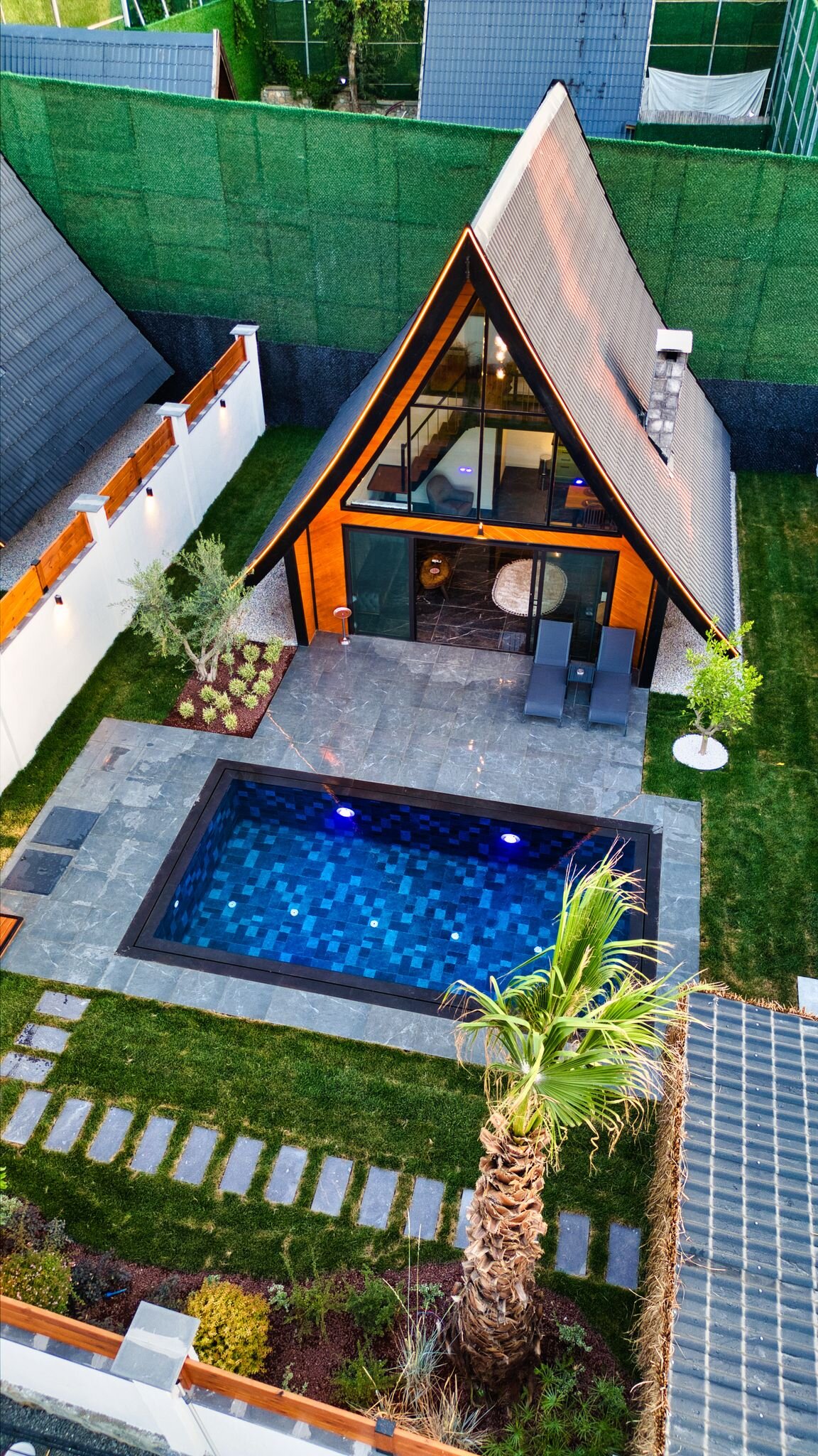 Isıtmalı Özel Havuzlu Bungalov