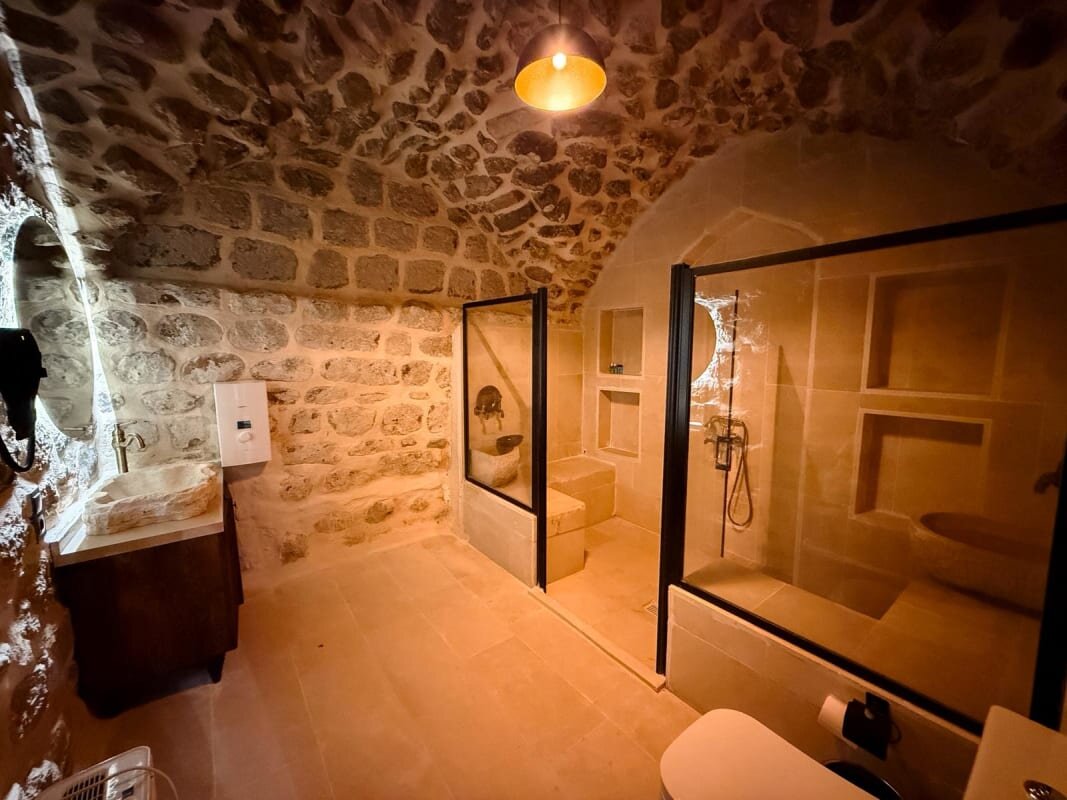 Suite Room 103
