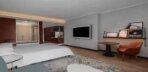 Deluxe King Room with Panoramic City View Görseli