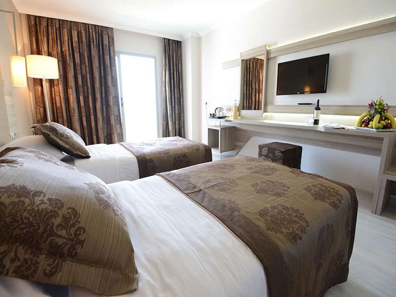 Standard Room, Land View