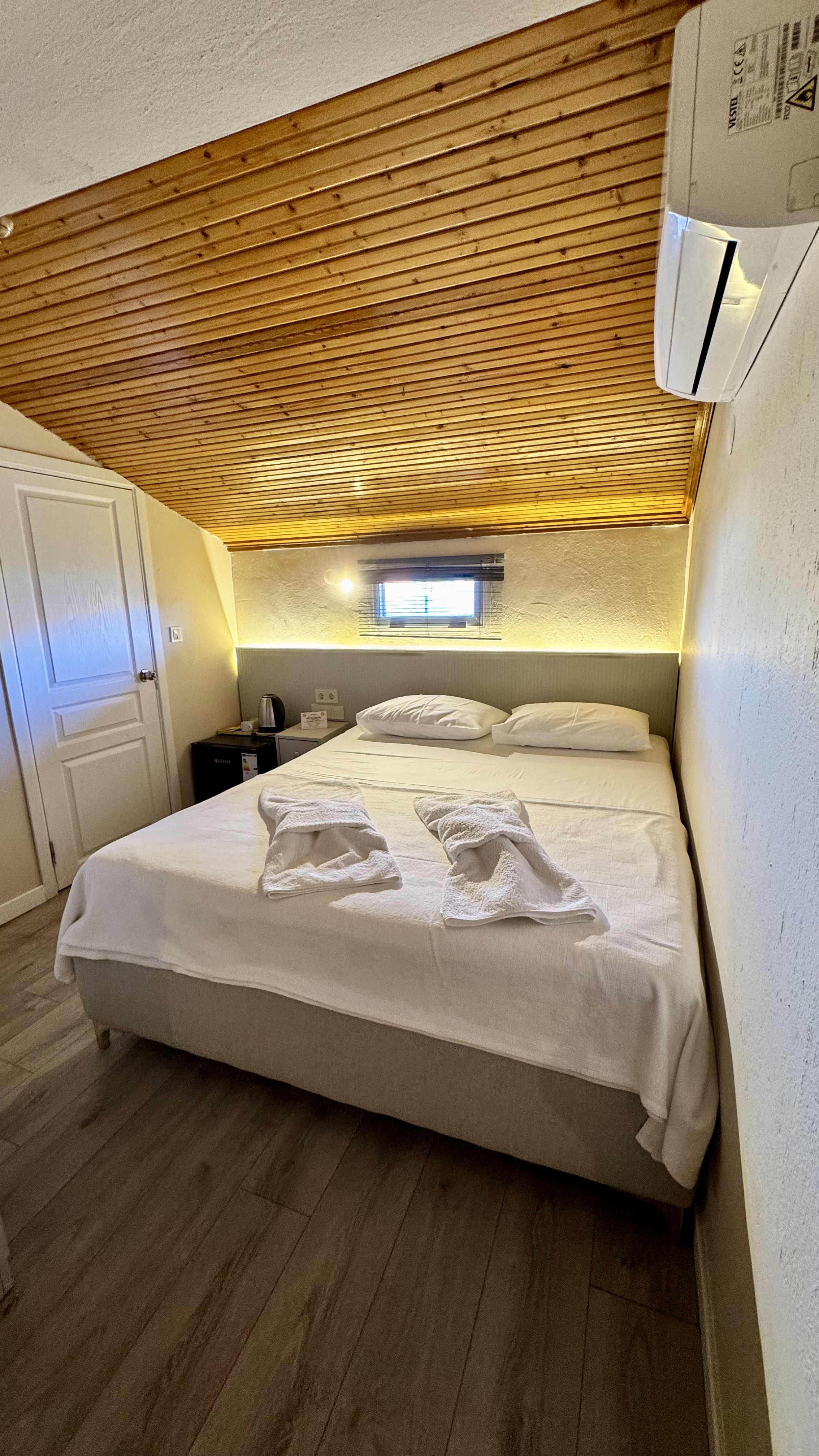 Economy Roof Penthouse Room